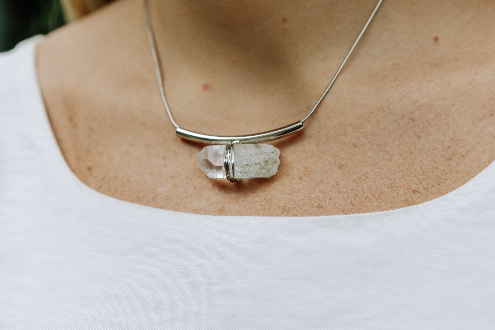 bene-373 Colar Andina Cristal Prateado - Imagem 1