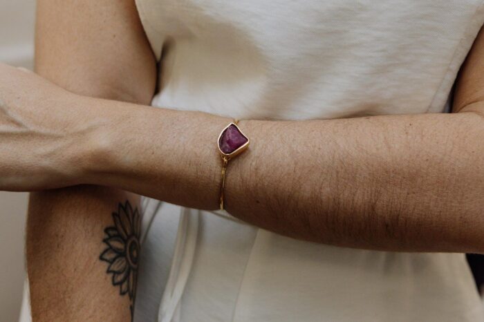 Pulseira Stone Rubi Dourado - Imagem 1
