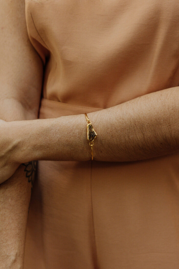 Pulseira Stone Olho de Tigre Dourado - Imagem 2
