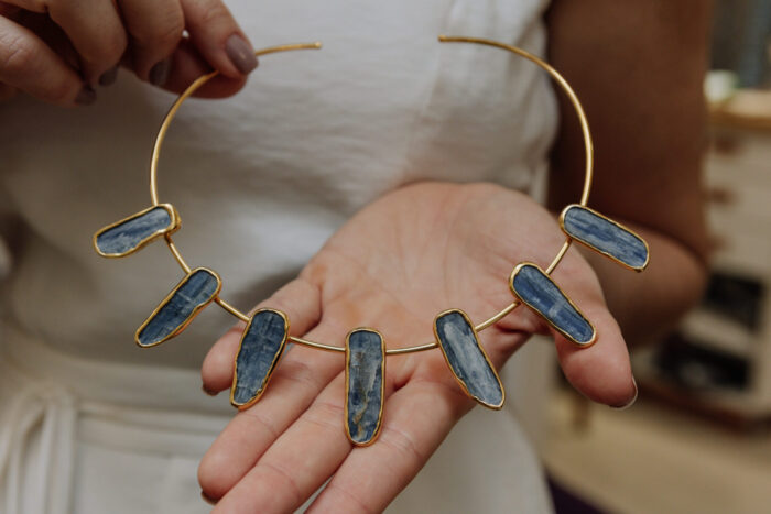 Choker Lead Cianita Azul Dourado - Imagem 2